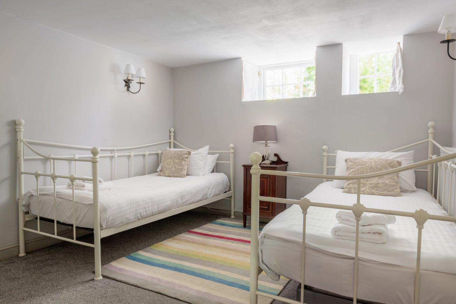 The School Rooms Estate Beautiful, Georgian Apartments With Private Heated Pool And Hot Tub Wifi And Parking Near Bath Box  Esterno foto